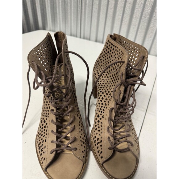 Vince Camuto Tie Up Heels Women's 9 - Picture 4 of 8